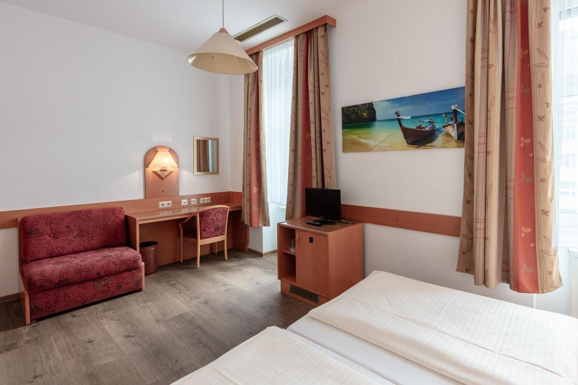 Hotel Admiral 3*