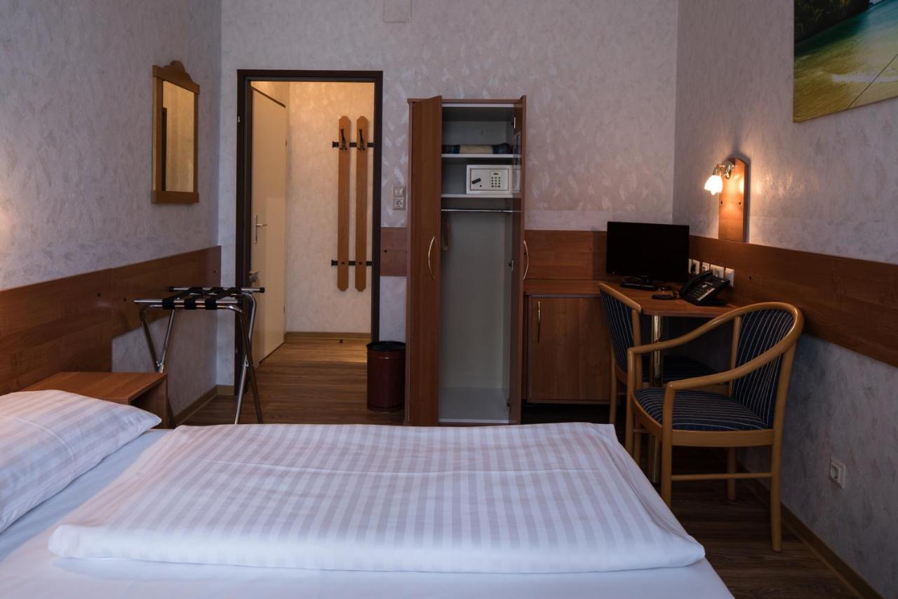 Admiral Hotel 3*