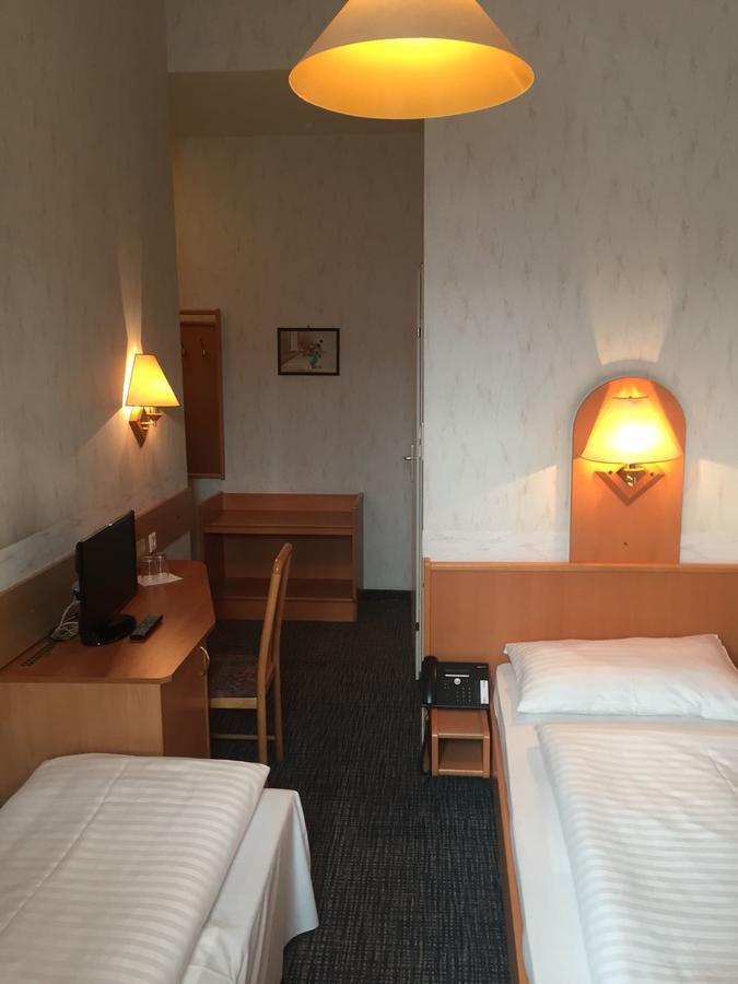 Admiral Hotel 3*